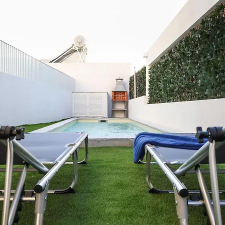 201 Em Casa De Ferias Com Piscina *